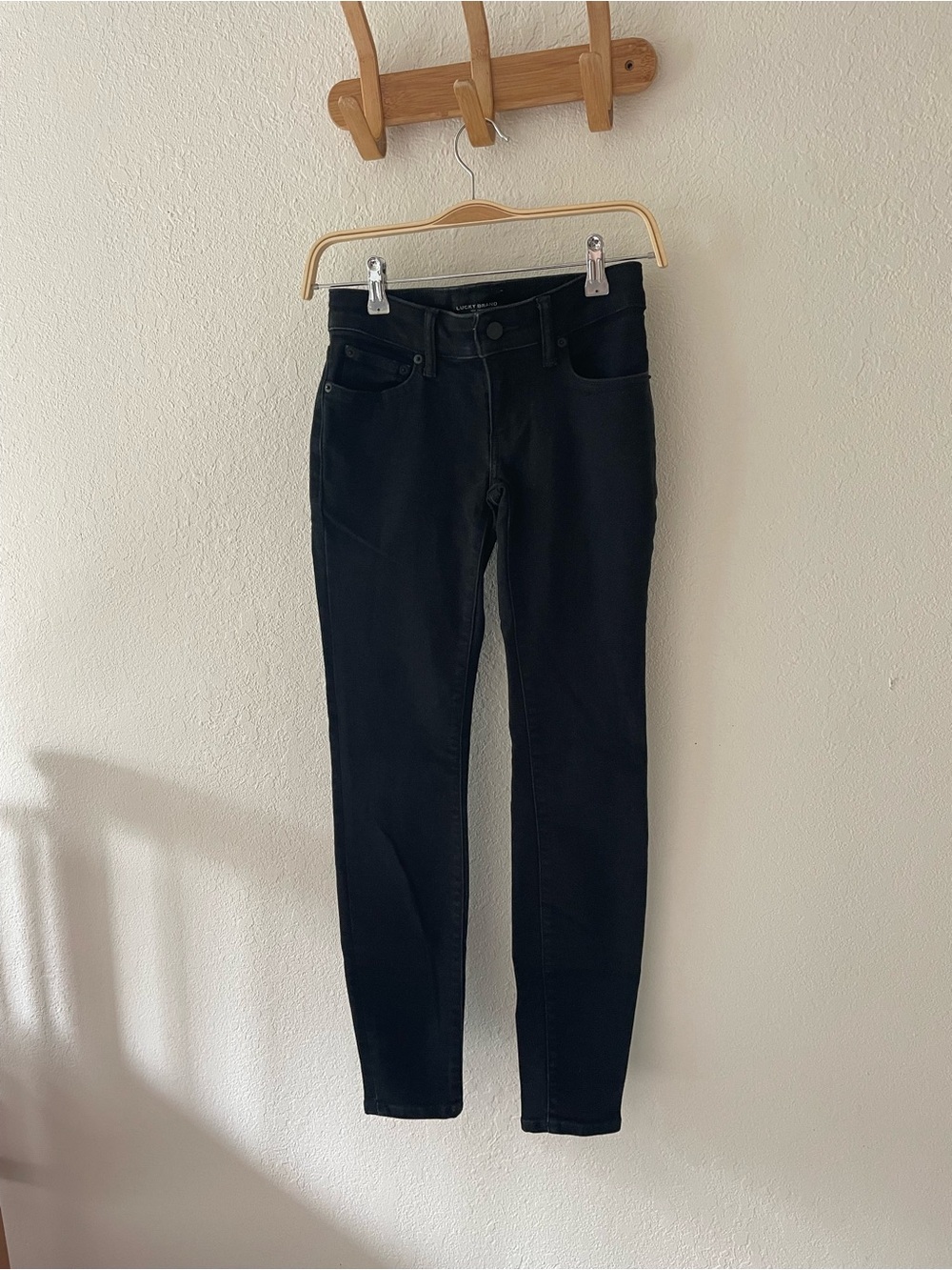 Lucky Brand Women’s Black Denim Lizzie Low Rise Skinny Slim Jeans SZ 00 / 24